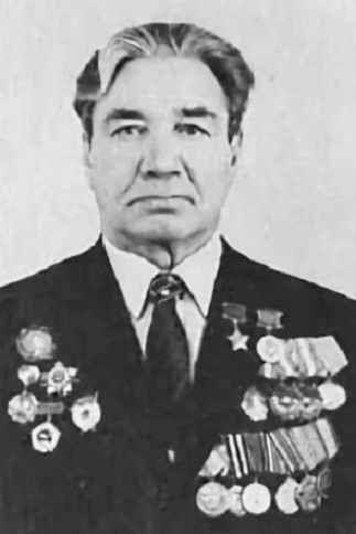 Анвар Гатауллин в послевоенные годы.